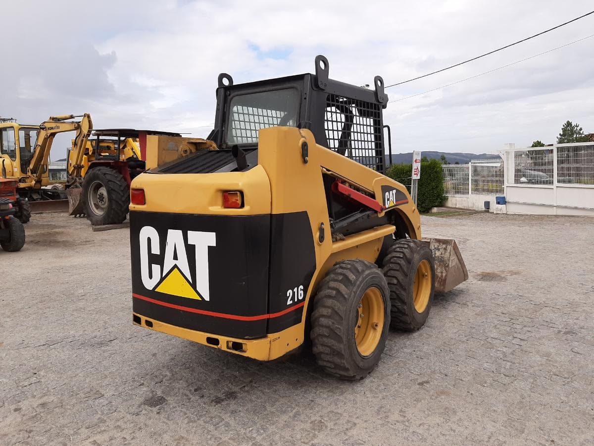 Mini Pá Carregadora CAT 216 — imagem 4