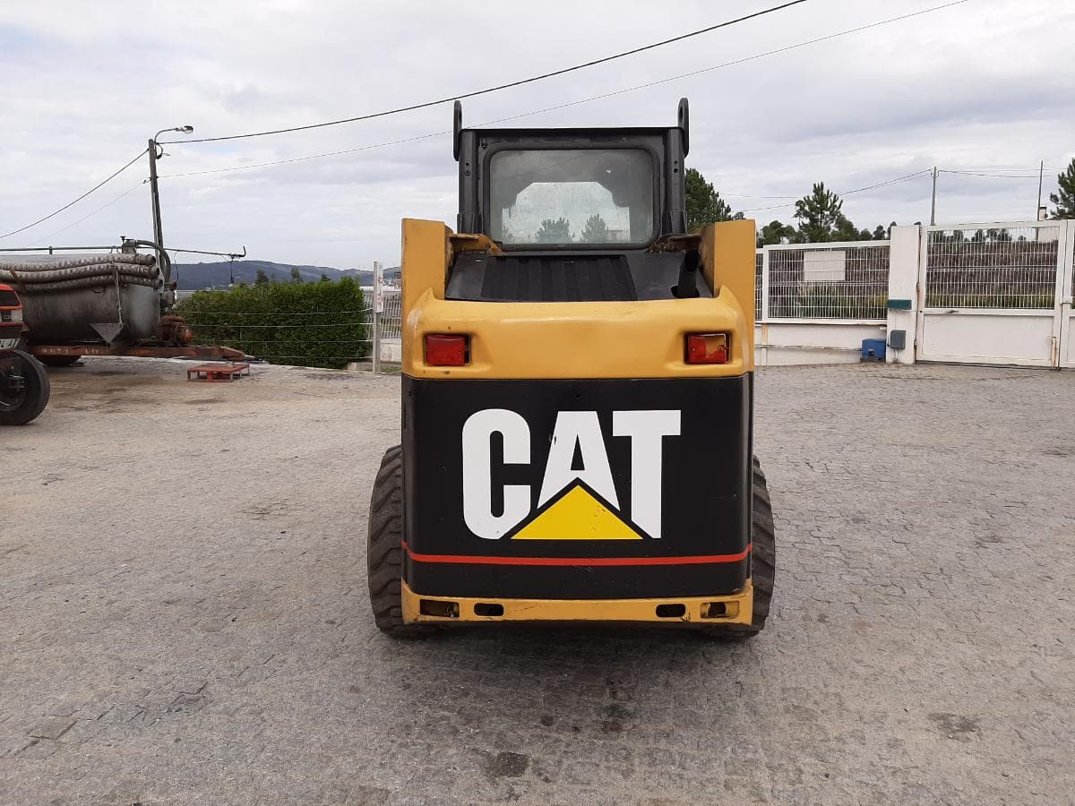Mini Pá Carregadora CAT 216 — imagem 5