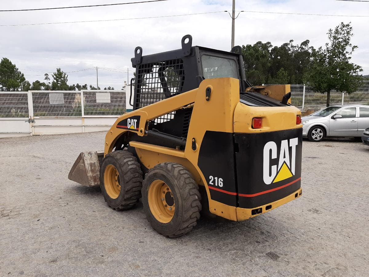 Mini Pá Carregadora CAT 216 — imagem 6