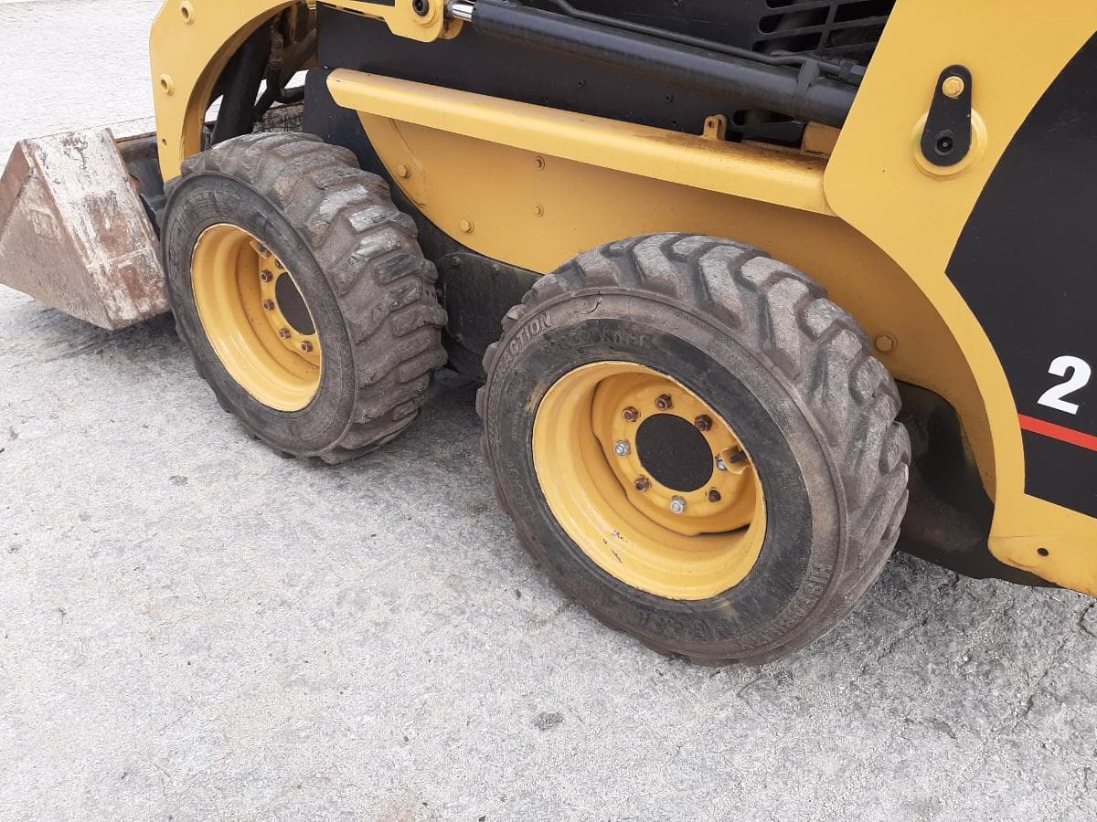 Mini Pá Carregadora CAT 216 — imagem 8
