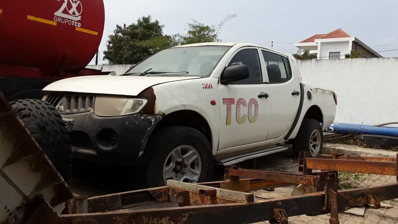 Mitsubishi L200 ·