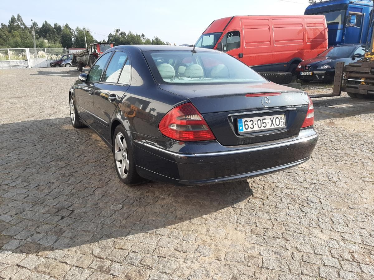 Mercedes-Benz E220 2.2 CDI · Paredes — image 4