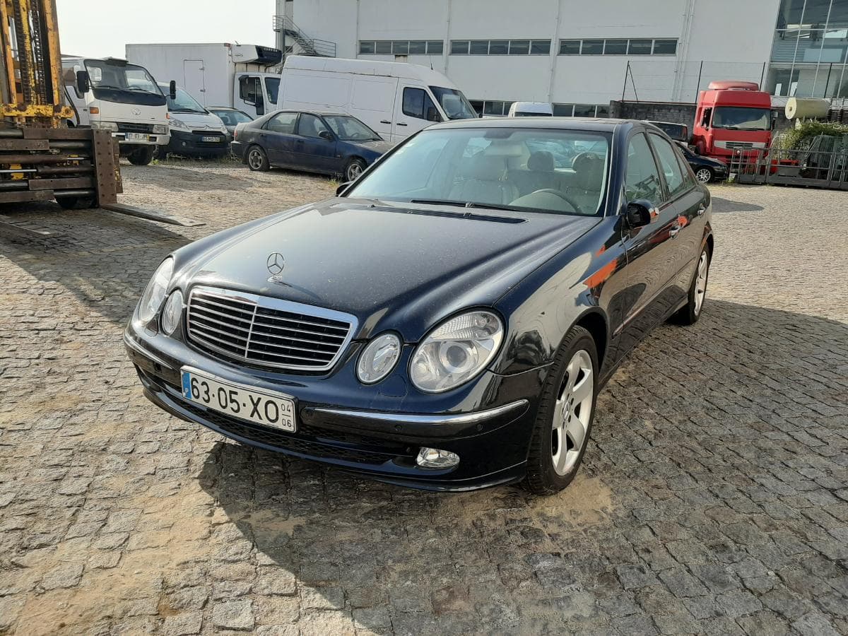 Mercedes-Benz E220 2.2 CDI · Paredes — image 3