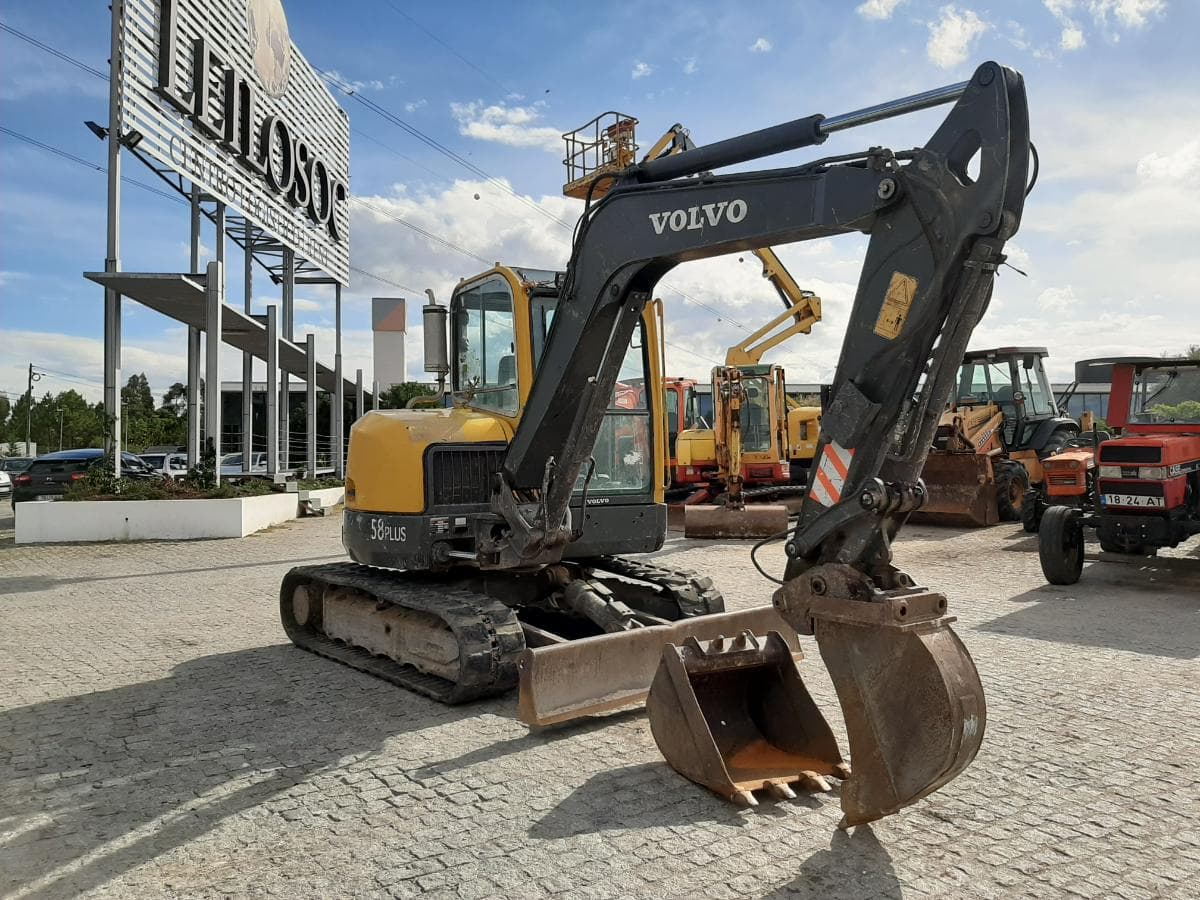 Mini Giratória Volvo ECR 58 · Ano 2007 — imagem 1
