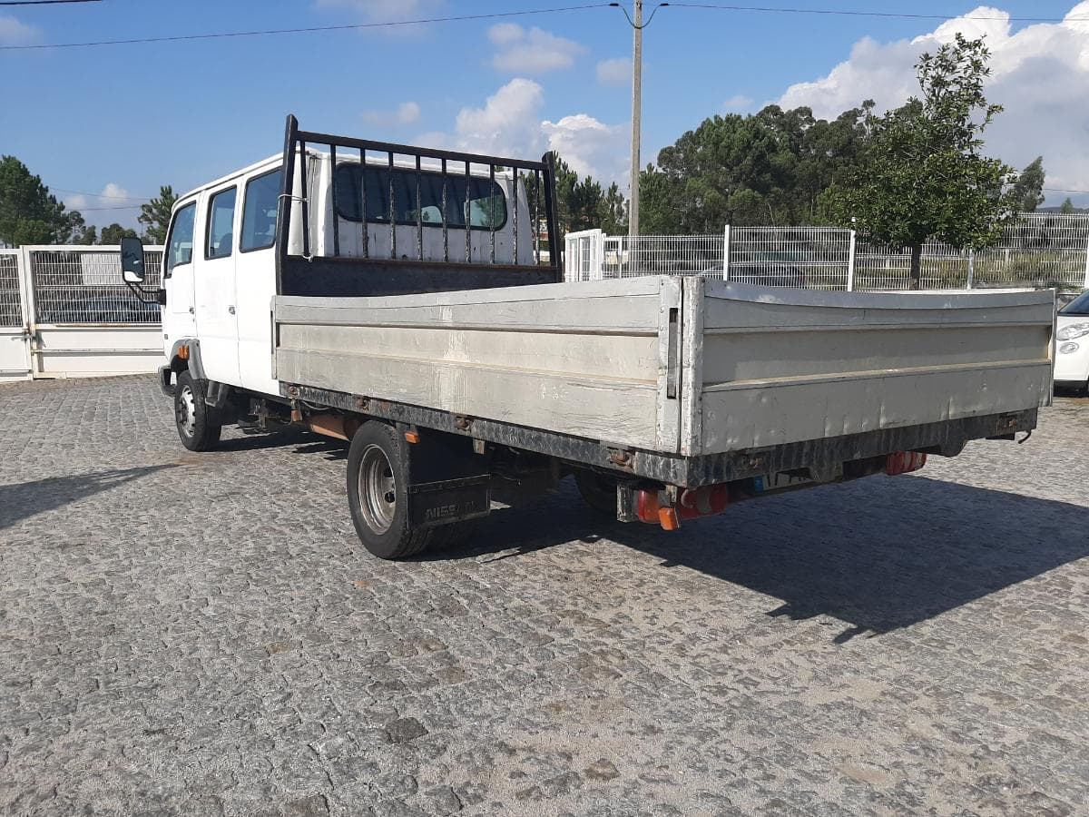Nissan Cabstar · 9 Lugares · Ano 2005 — imagem 6