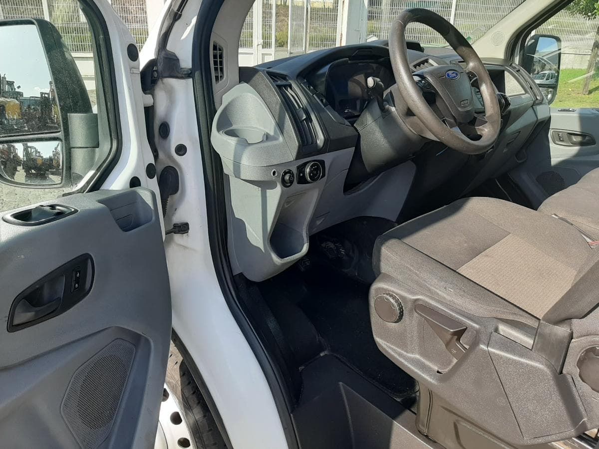 Ford Transit · 7 Lugares · Ano 2015 — imagem 9