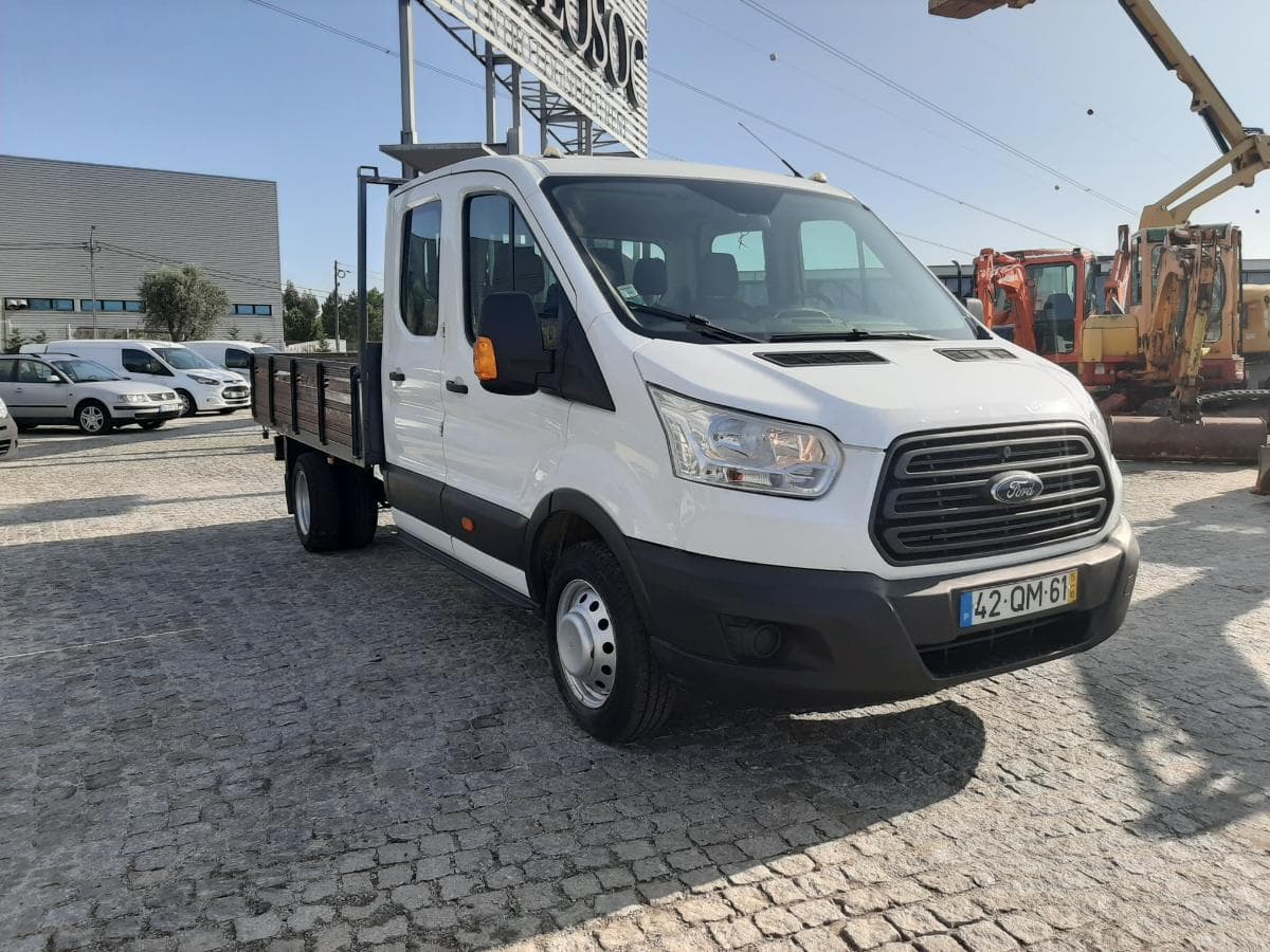 Ford Transit · 7 Lugares · Ano 2015 — imagem 1