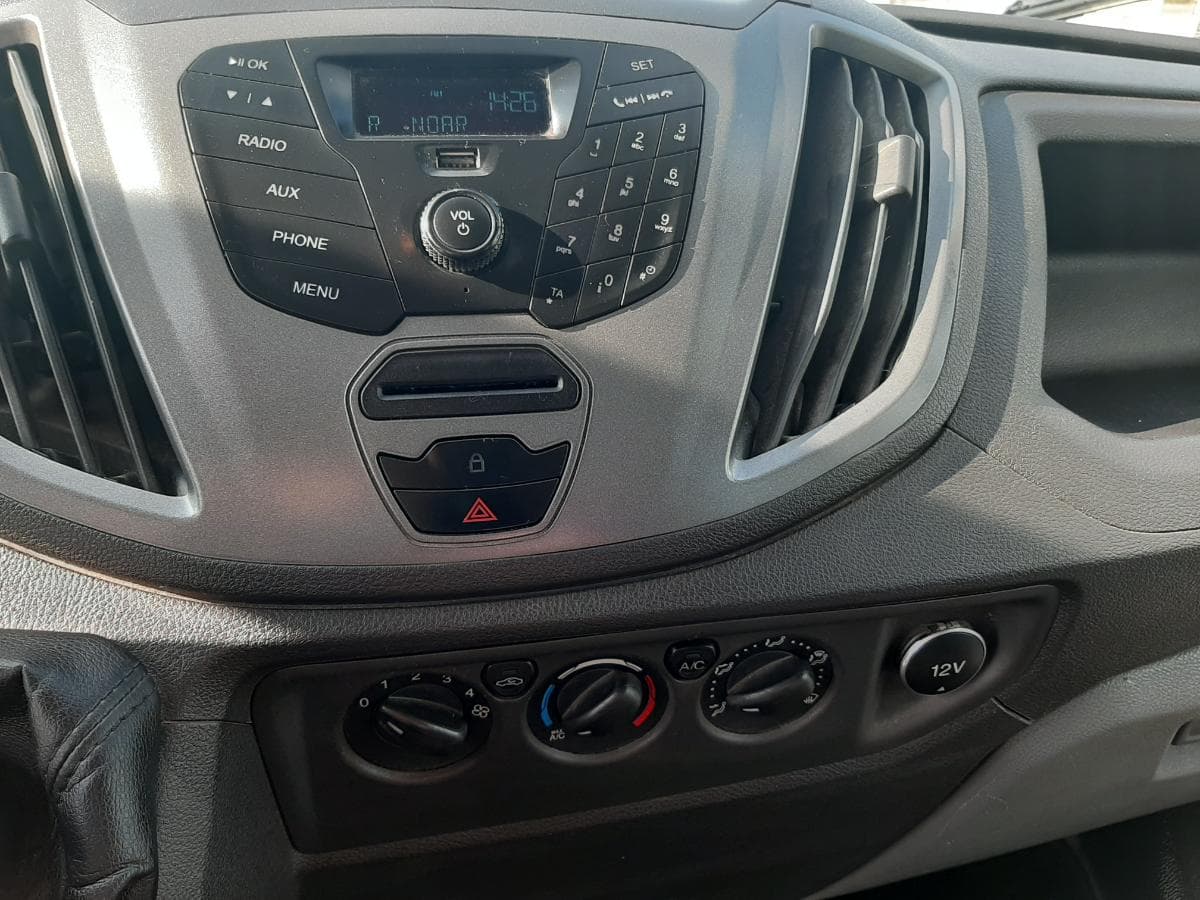 Ford Transit · 7 Lugares · Ano 2015 — imagem 15