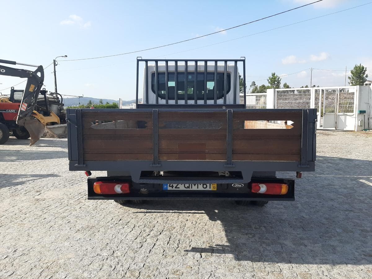 Ford Transit · 7 Lugares · Ano 2015 — imagem 5