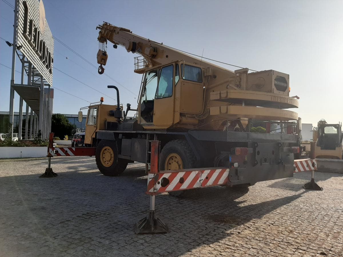 Autogrua Liebherr LTM 1025 — imagem 4