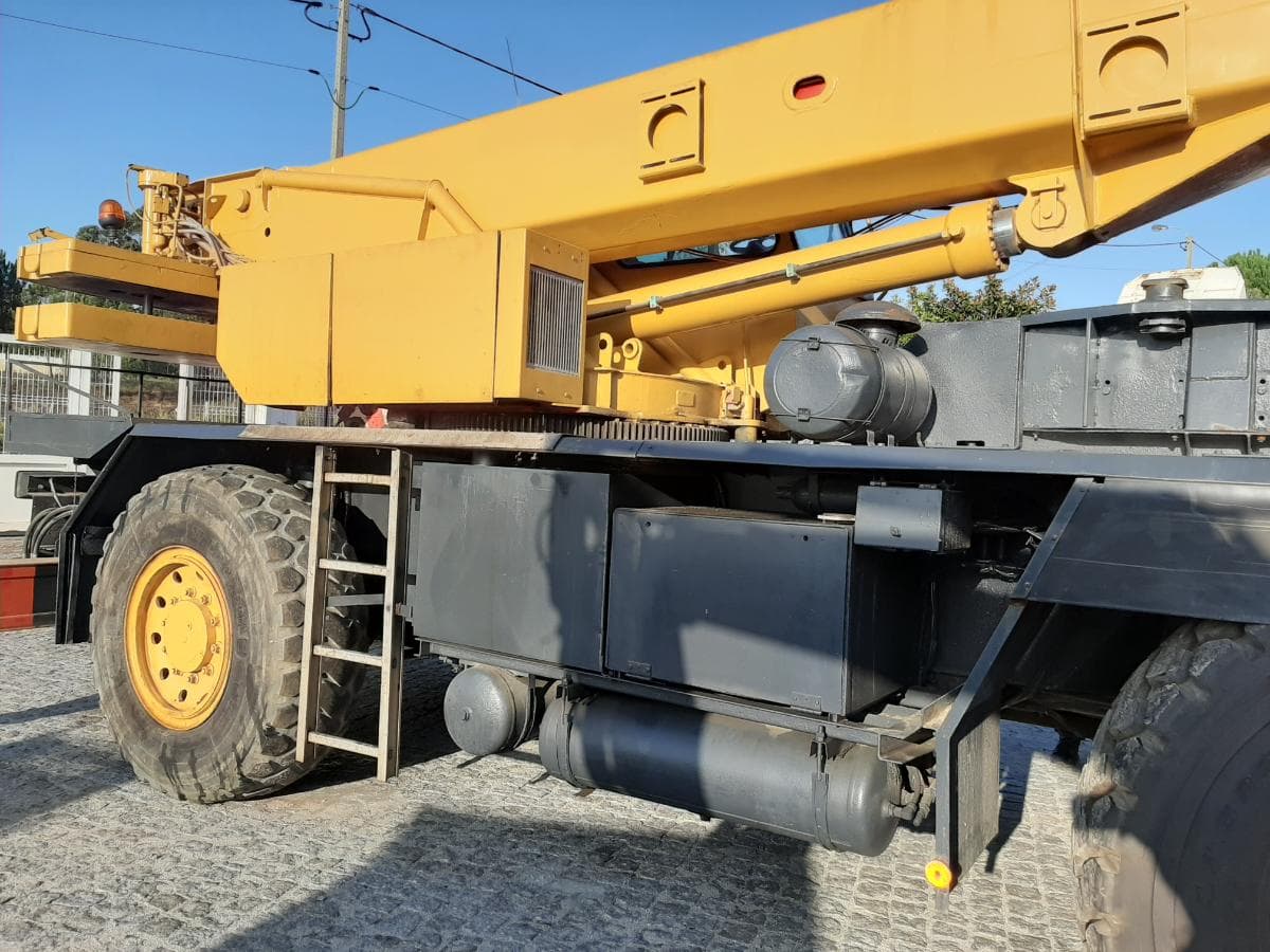 Autogrua Liebherr LTM 1025 — imagem 9