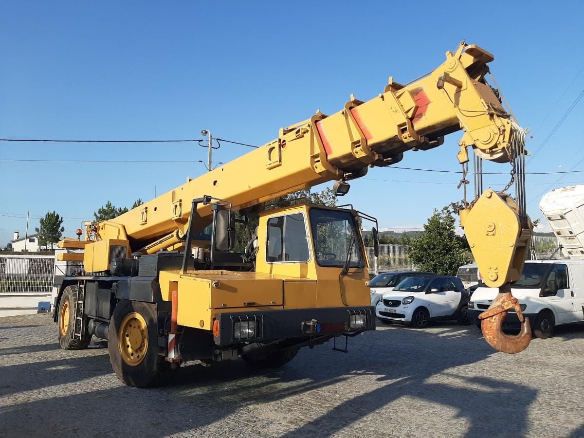 Autogrua Liebherr LTM 1025 — imagem 6