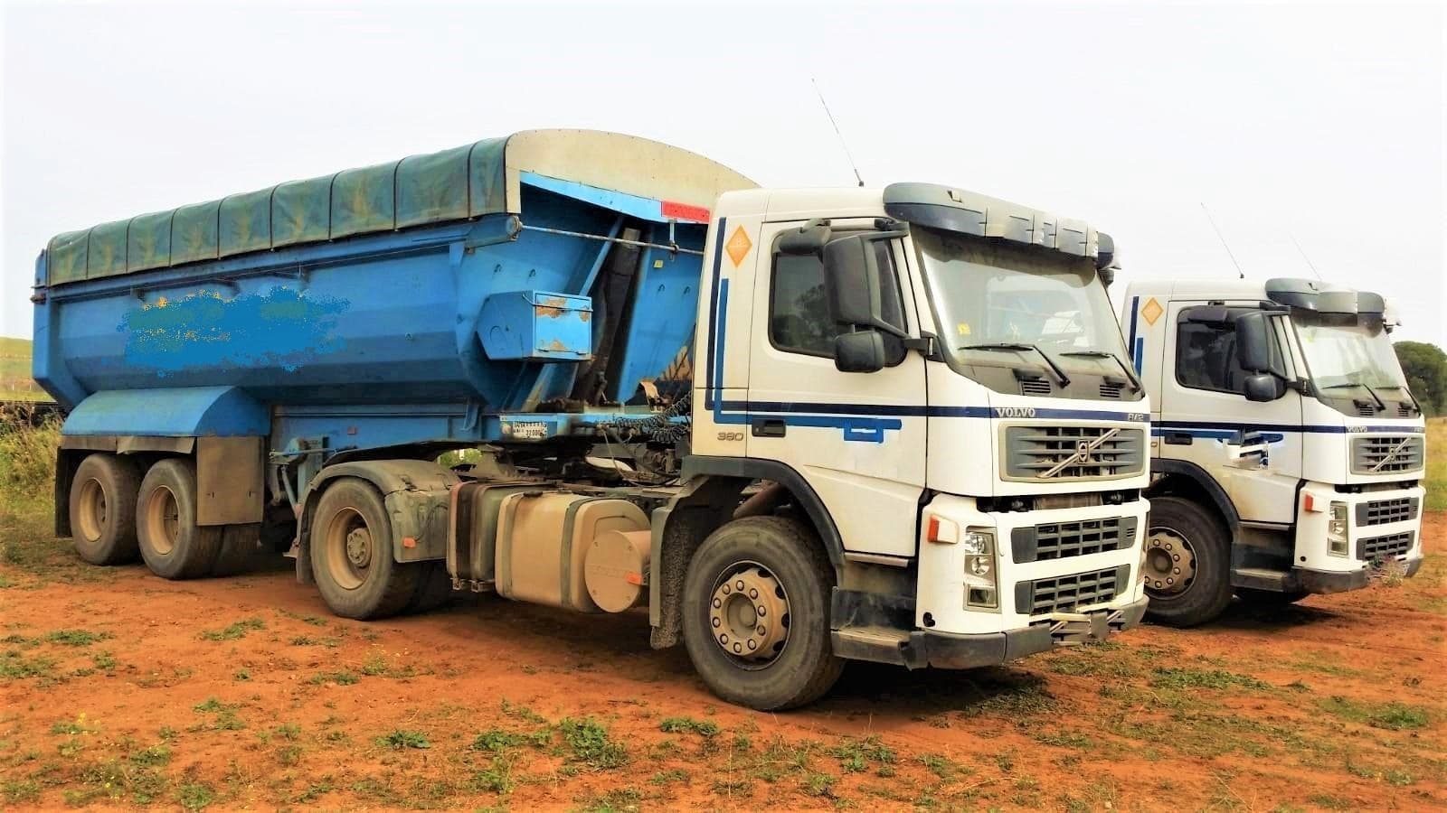 Cabeza tractora Volvo y Banera hardox