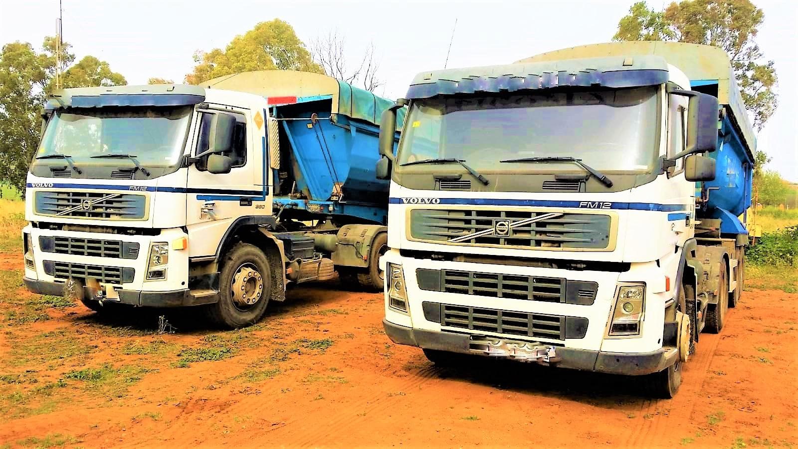 Cabeza tractora Volvo y Banera hardox — imagem 3