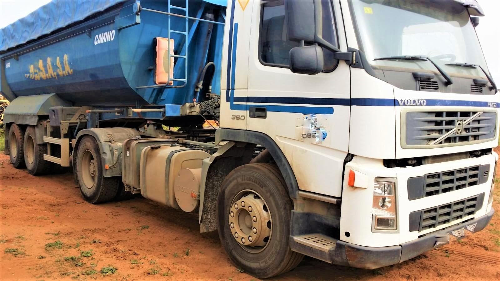 Cabeza tractora Volvo y Banera hardox — imagem 4