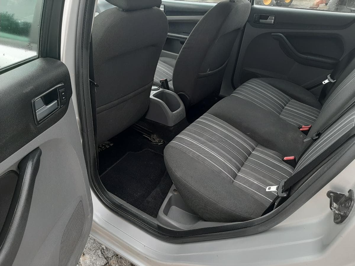 Ford Focus 1.6 TDCI · Ano 2008 — imagen 12
