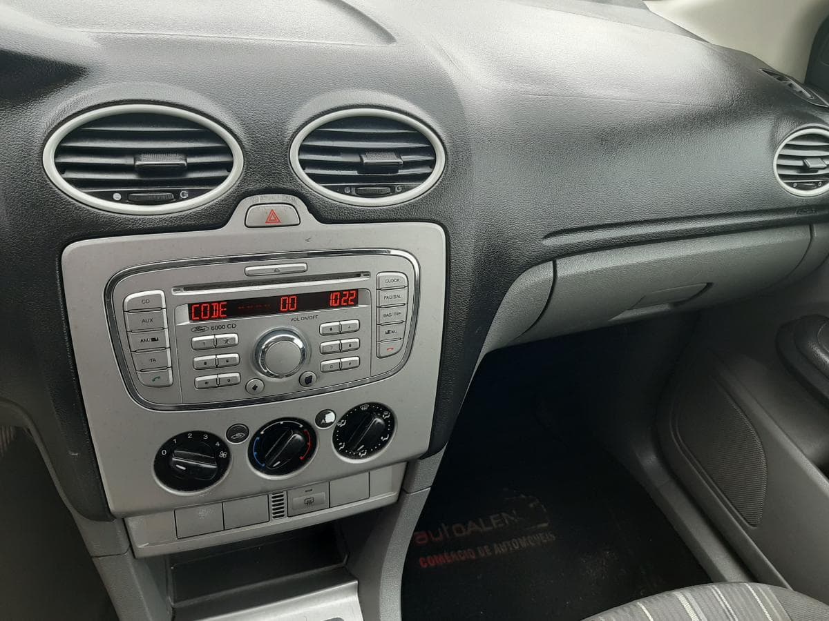Ford Focus 1.6 TDCI · Ano 2008 — imagen 14
