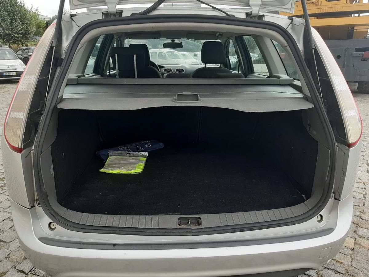 Ford Focus 1.6 TDCI · Ano 2008 — imagen 9