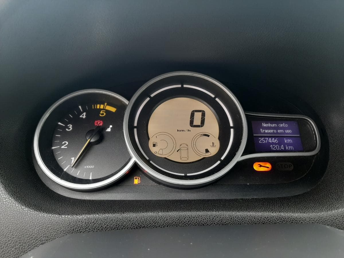 Renault Mégane 1.5 DCI · Ano 2011 — imagen 17