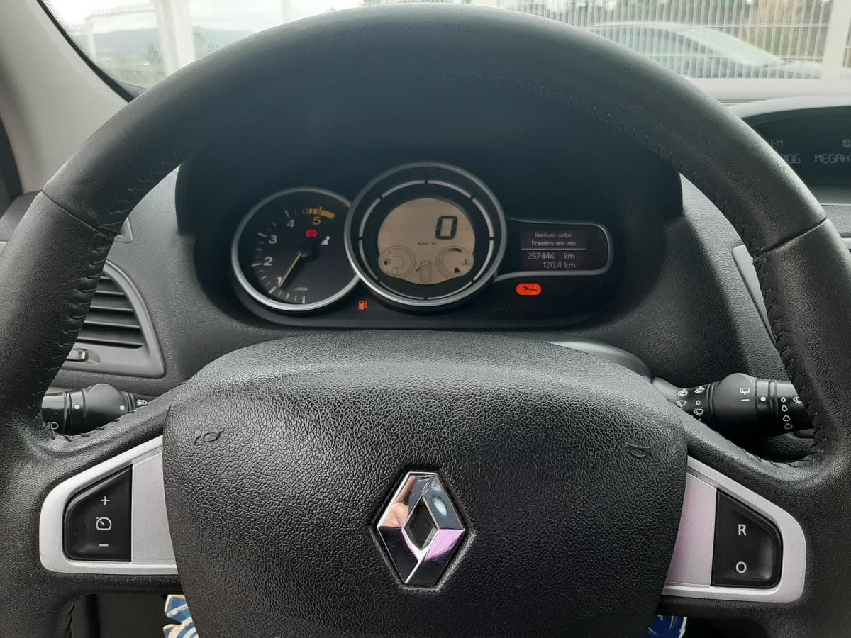 Renault Mégane 1.5 DCI · Ano 2011 — imagen 19