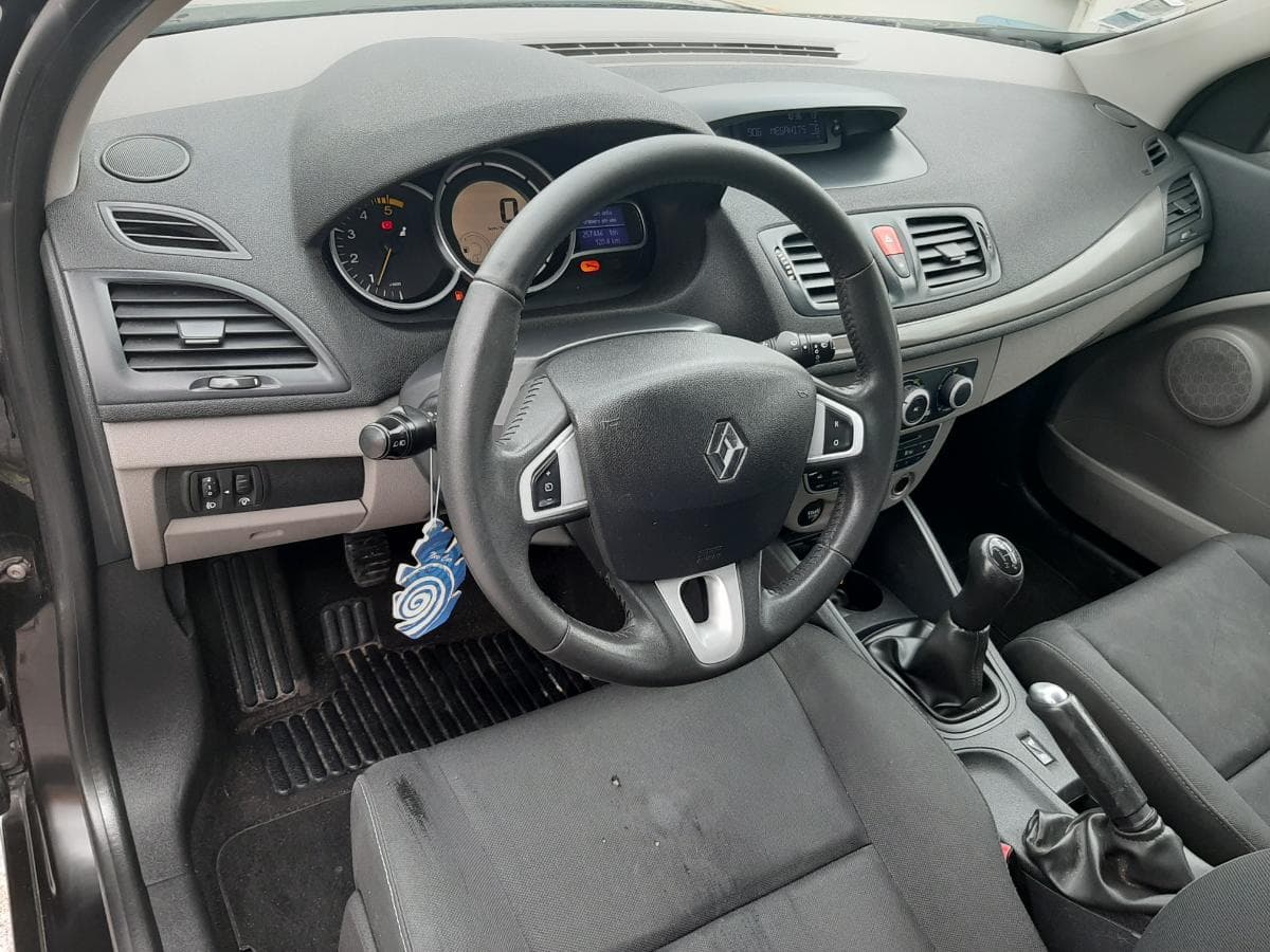 Renault Mégane 1.5 DCI · Ano 2011 — imagen 21