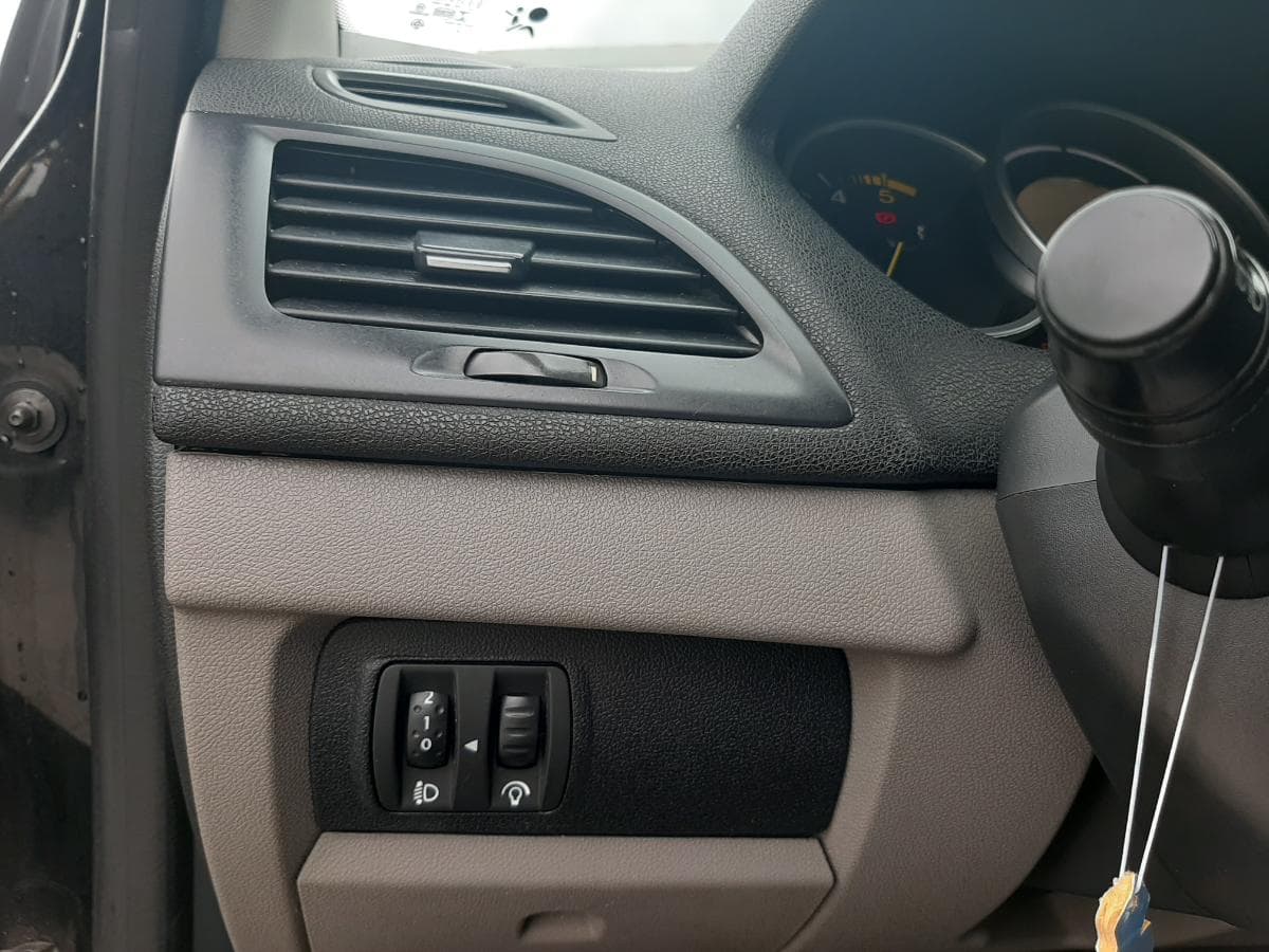 Renault Mégane 1.5 DCI · Ano 2011 — imagen 25