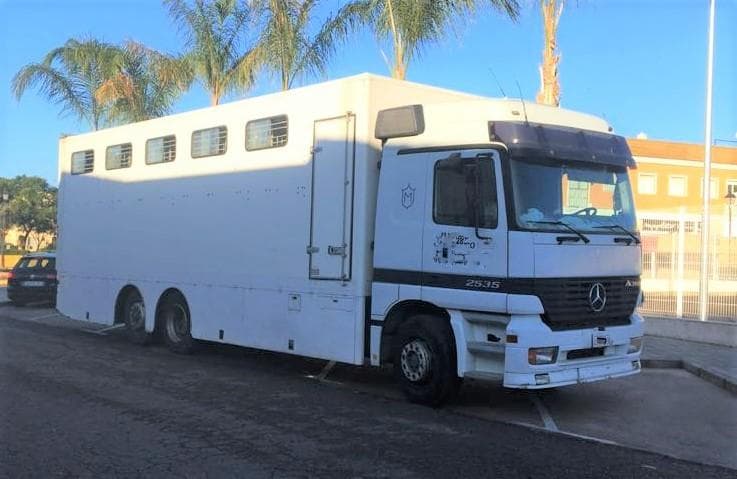 Camion Mercedes-Benz — imagem 1