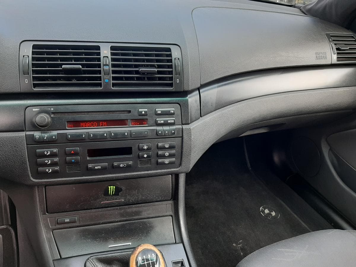 BMW 320D Touring · Ano 2003 — imagem 11