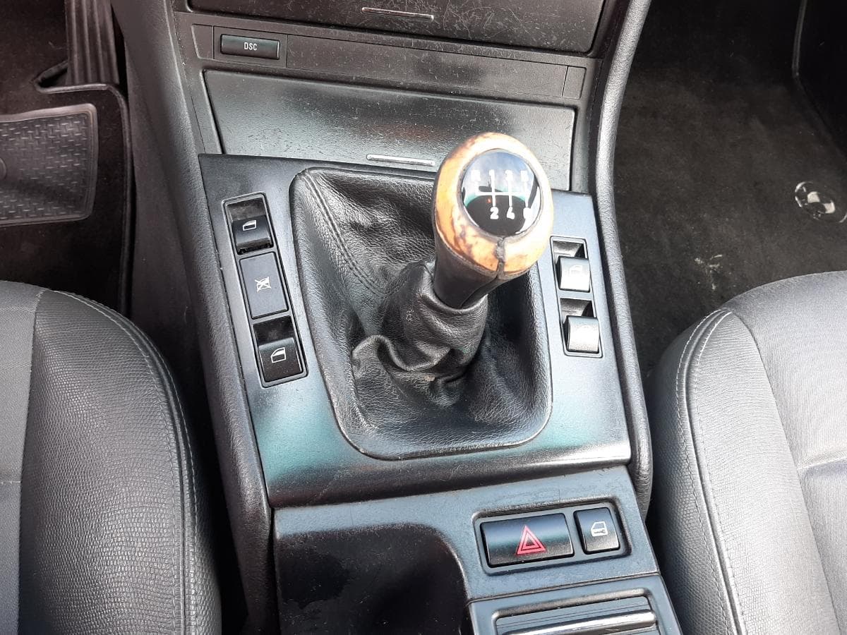 BMW 320D Touring · Ano 2003 — imagem 16