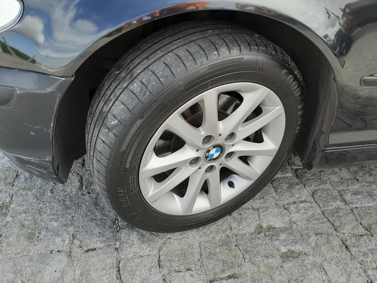 BMW 320D Touring · Ano 2003 — imagem 21