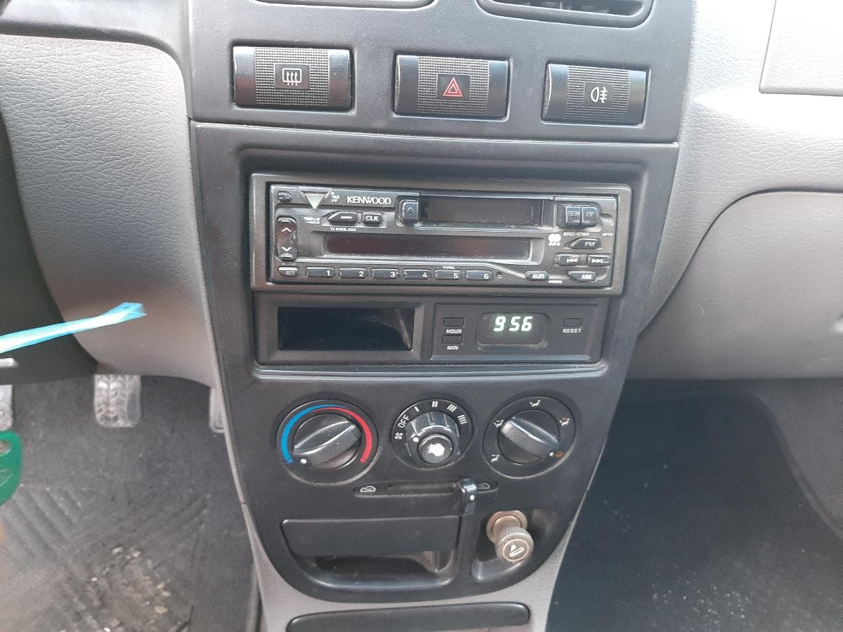 Kia Rio 1.3 · Ano 2001 — imagem 12