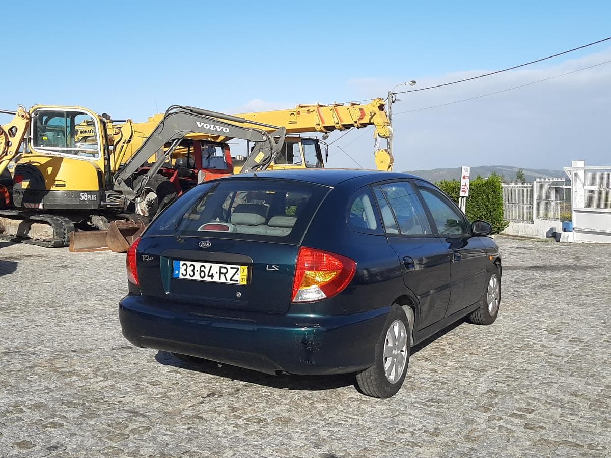 Kia Rio 1.3 · Ano 2001 — imagem 4