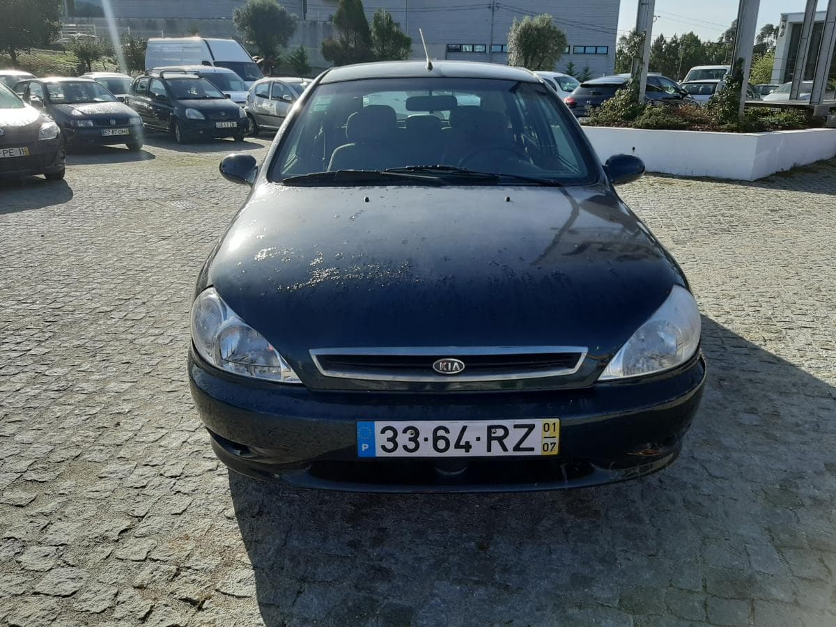 Kia Rio 1.3 · Ano 2001 — imagem 2
