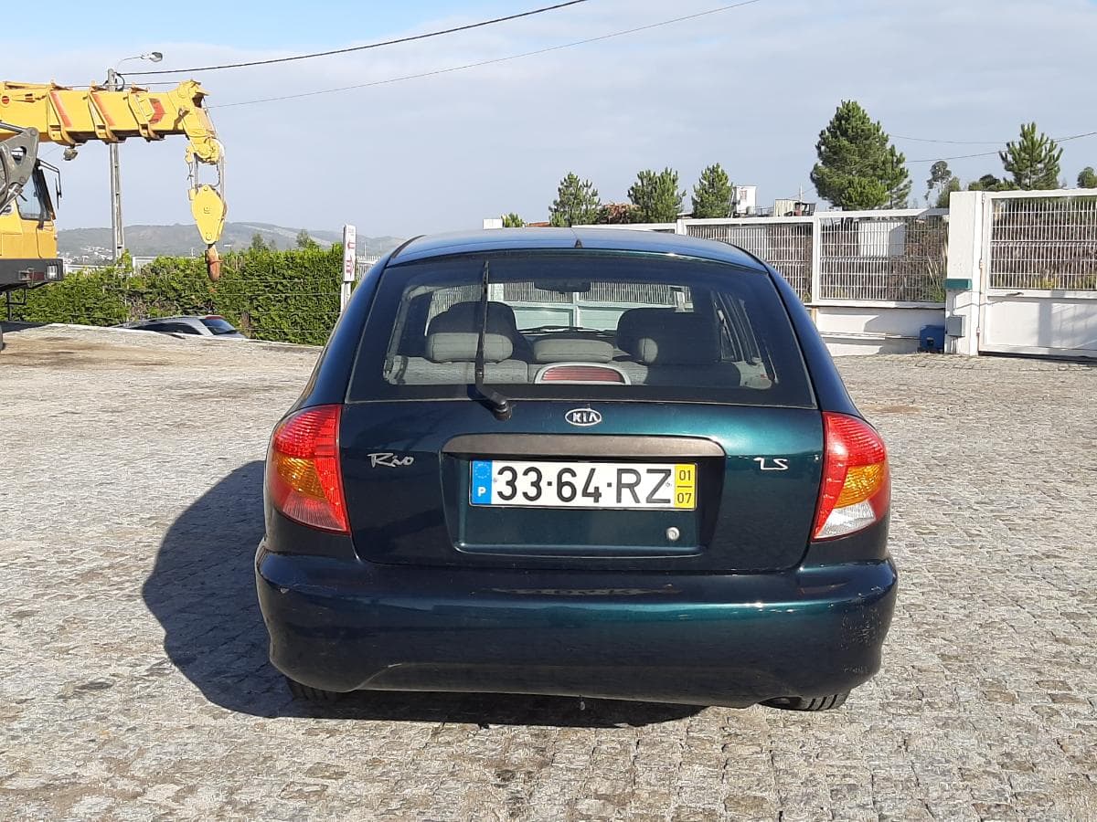 Kia Rio 1.3 · Ano 2001 — imagem 5