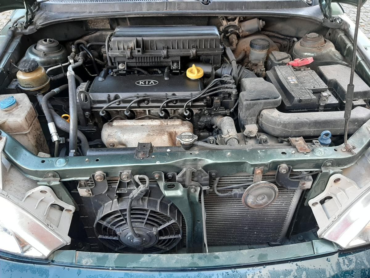 Kia Rio 1.3 · Ano 2001 — imagem 18