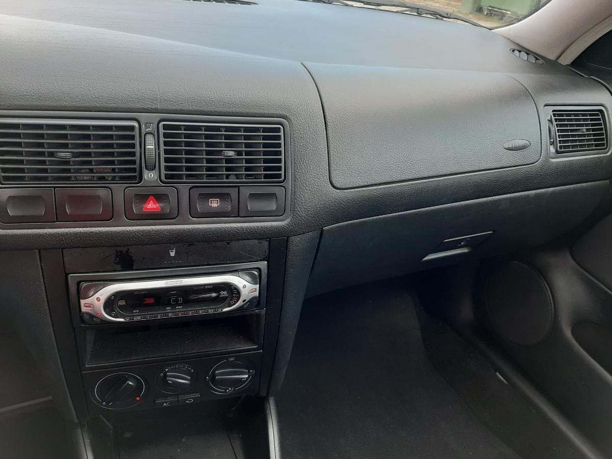 Volkswagen Golf 1.9 TDI · Ano 1999 — image 13