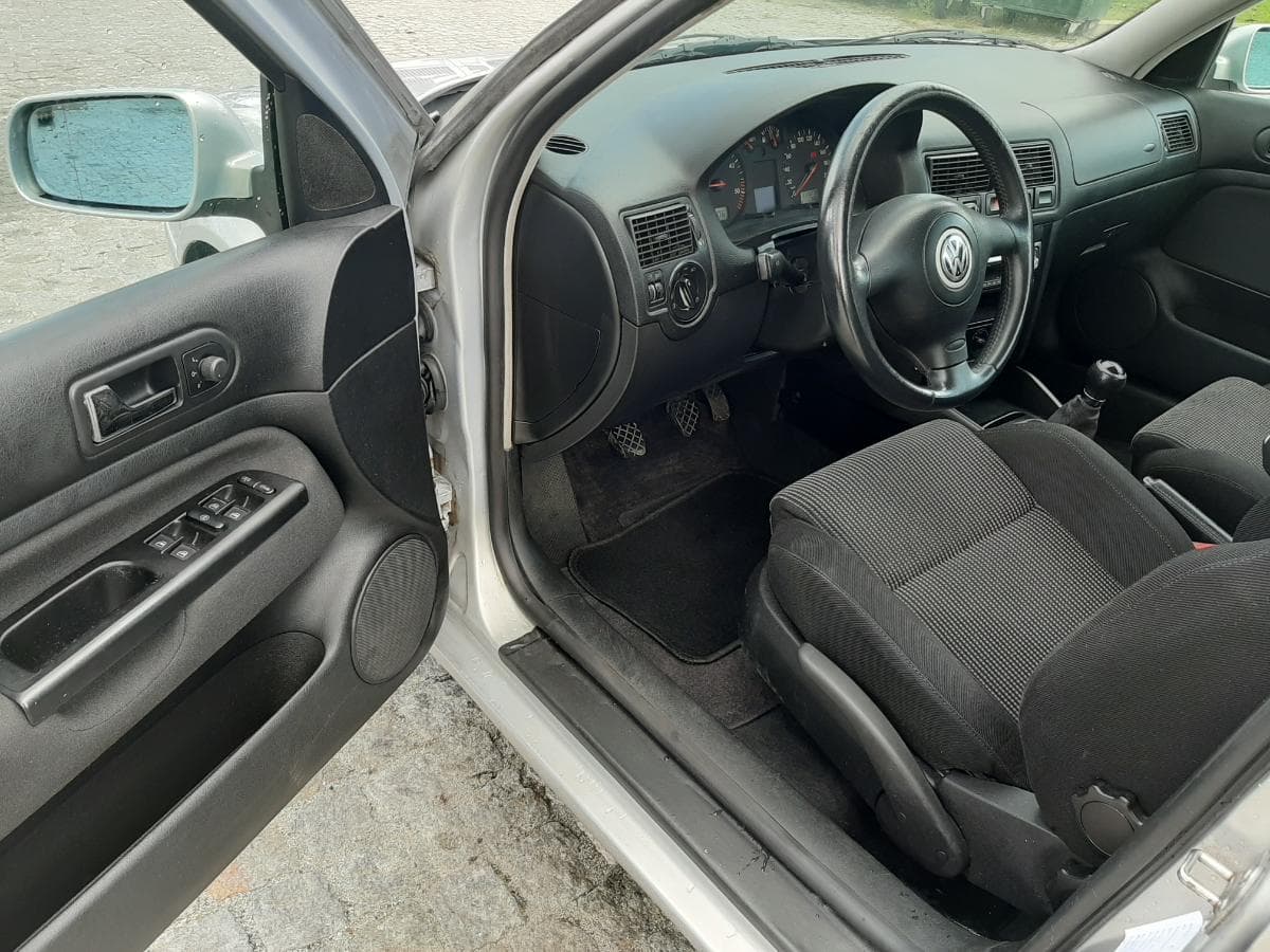 Volkswagen Golf 1.9 TDI · Ano 1999 — image 8