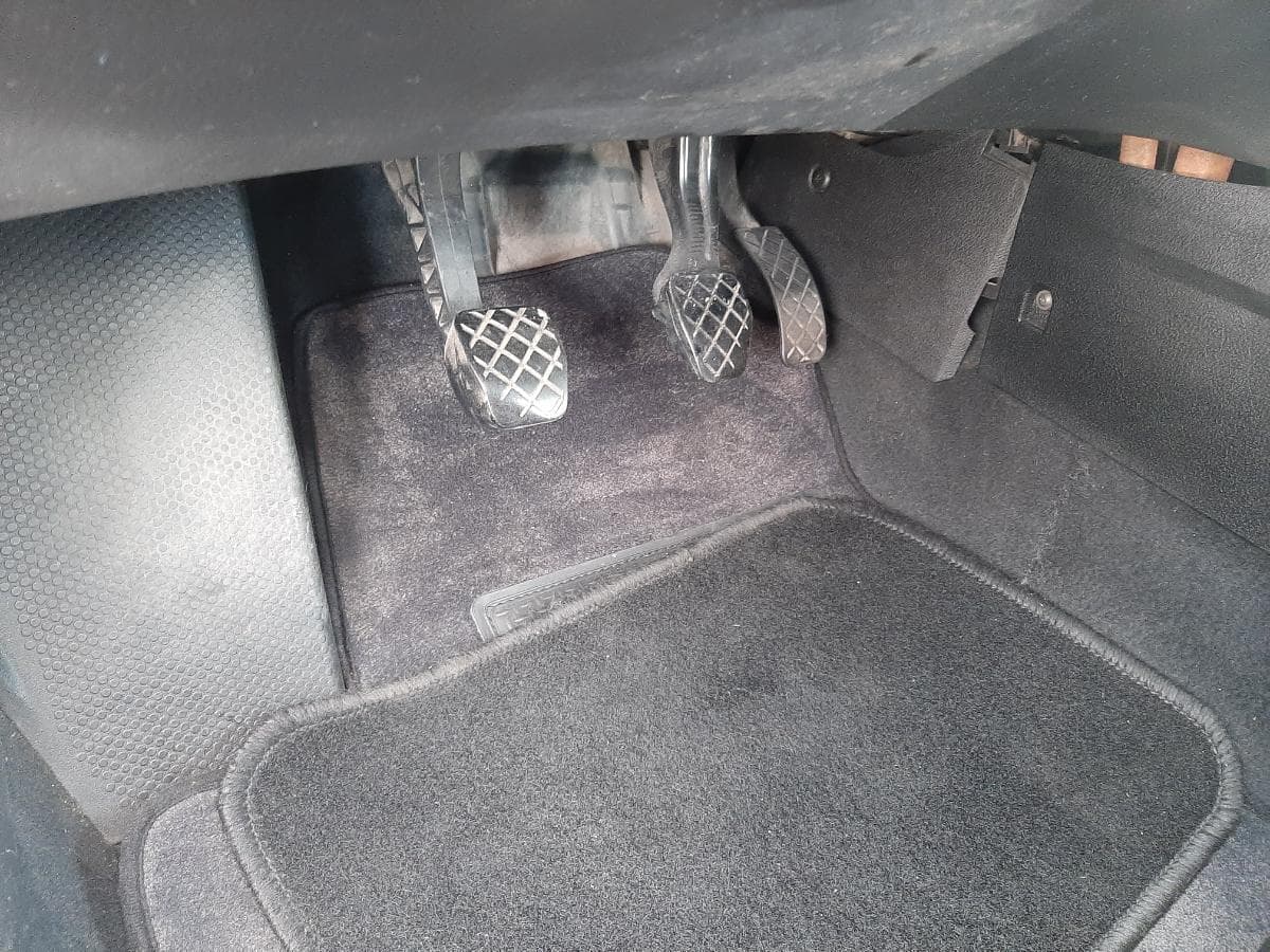 Volkswagen Golf 1.9 TDI · Ano 1999 — image 18
