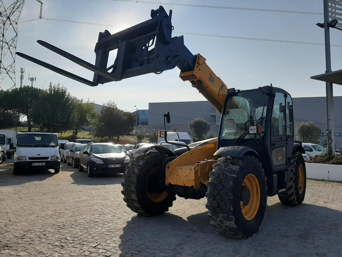 Empilhador Telescópico JCB 530-70 · Ano 2000 — image 3