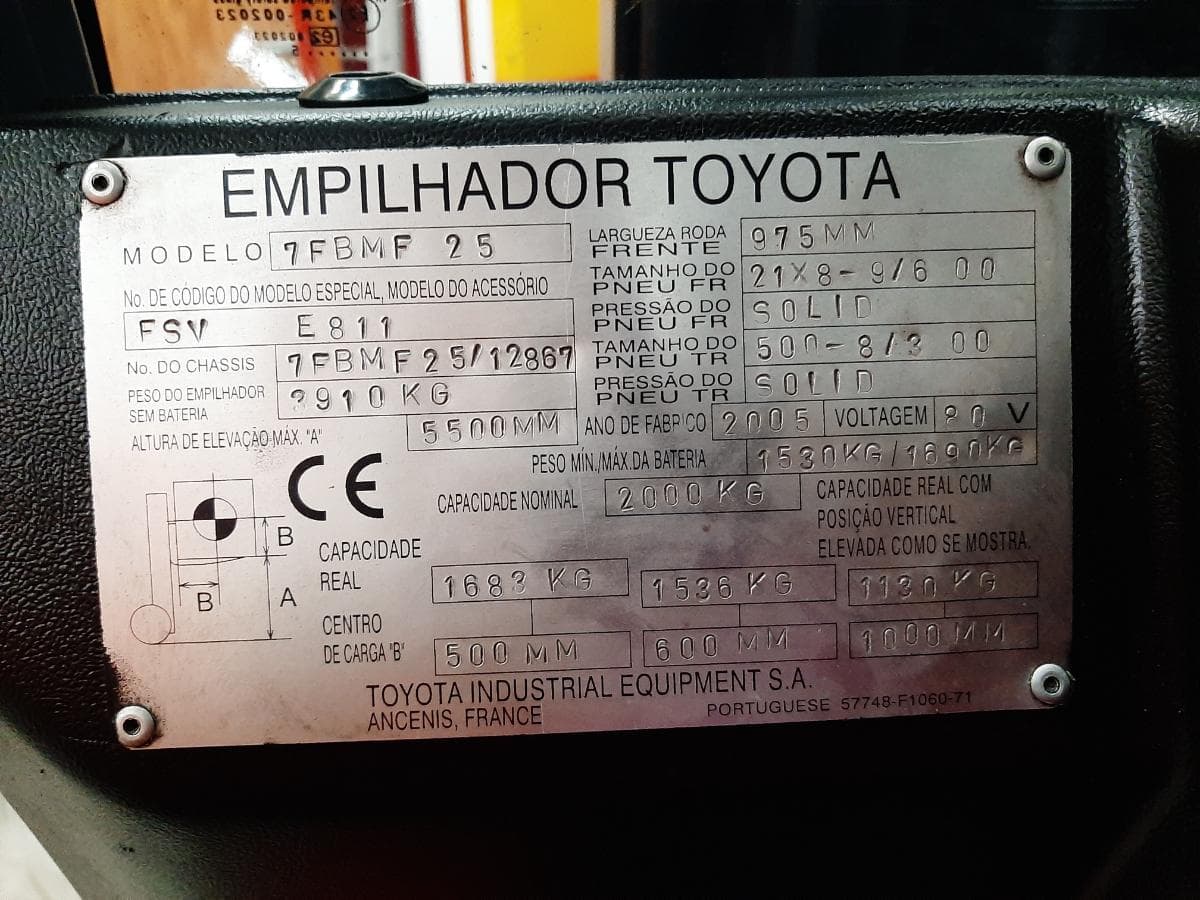 Empilhador Toyota 25 · Elétrico · Ano 2005 — imagem 14