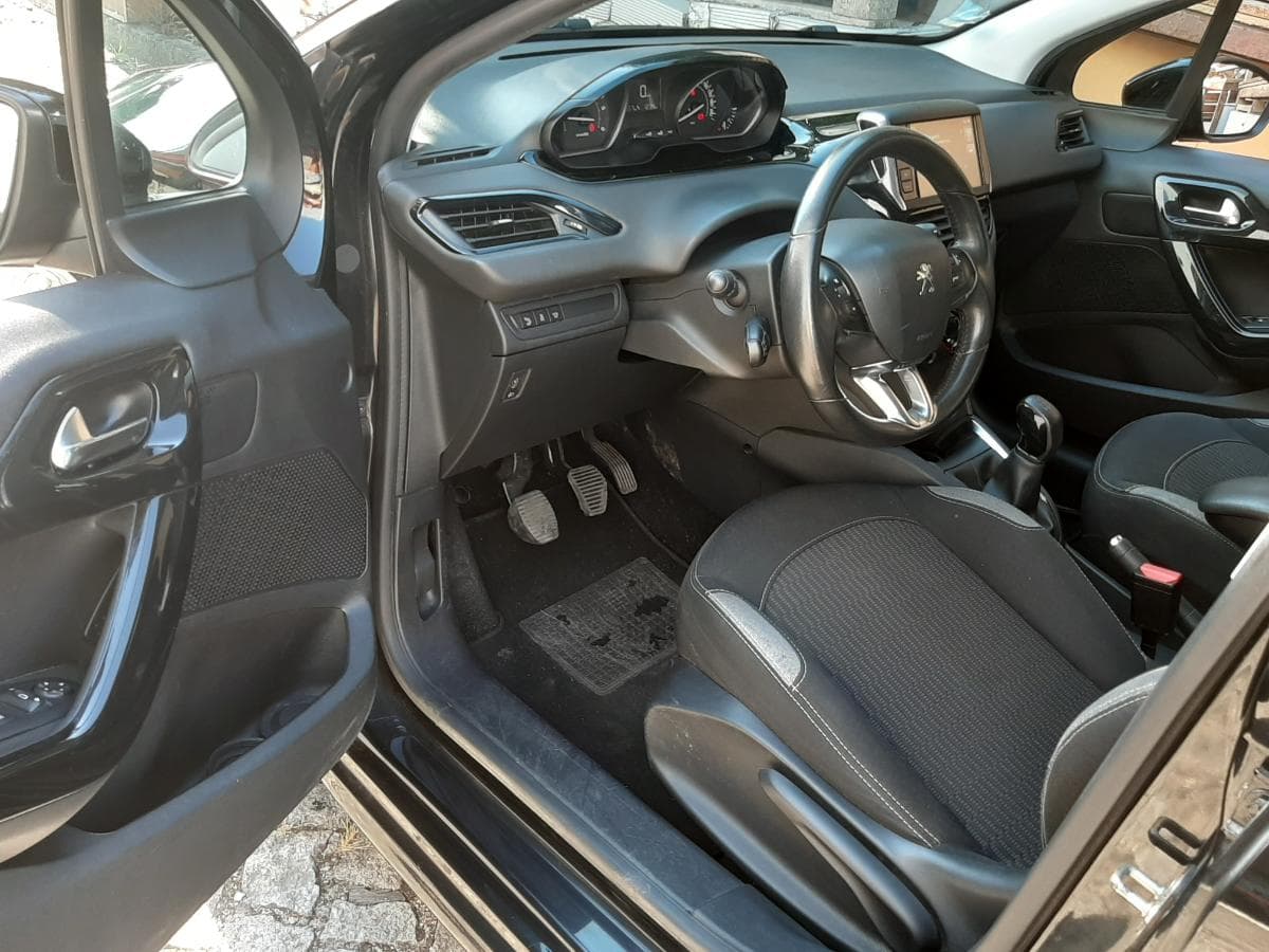 Peugeot 208 1.6 Blue HDI · Ano 2015 — imagem 14