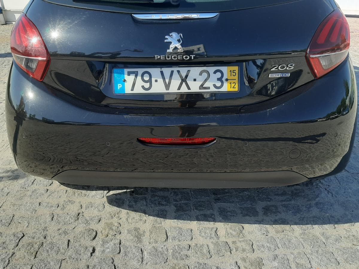Peugeot 208 1.6 Blue HDI · Ano 2015 — imagem 7
