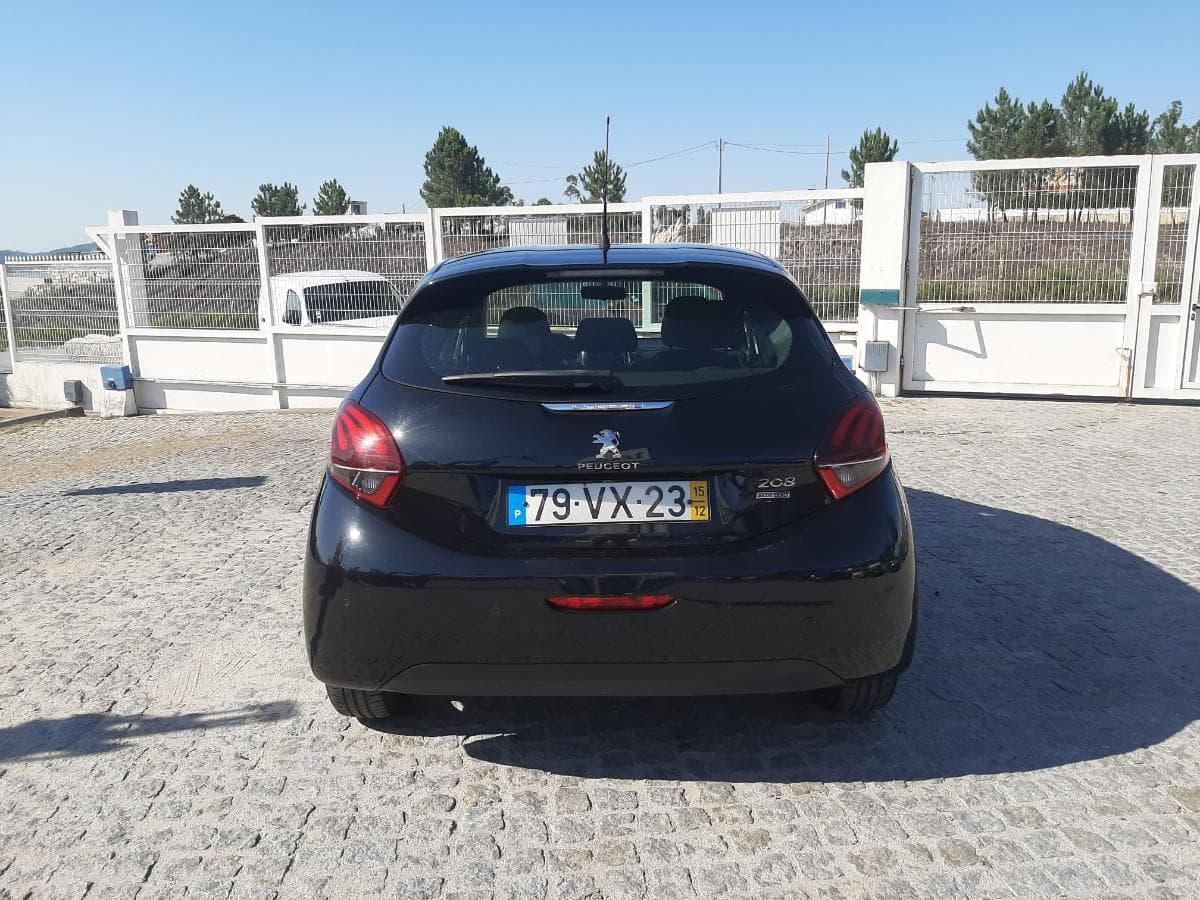 Peugeot 208 1.6 Blue HDI · Ano 2015 — imagem 5