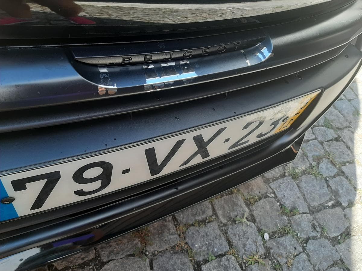 Peugeot 208 1.6 Blue HDI · Ano 2015 — imagem 9