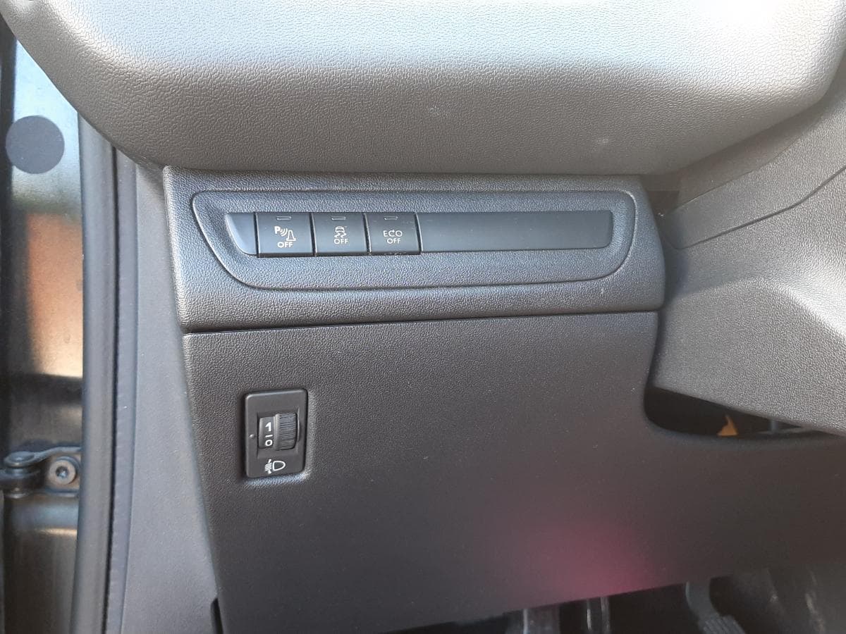 Peugeot 208 1.6 Blue HDI · Ano 2015 — imagem 27