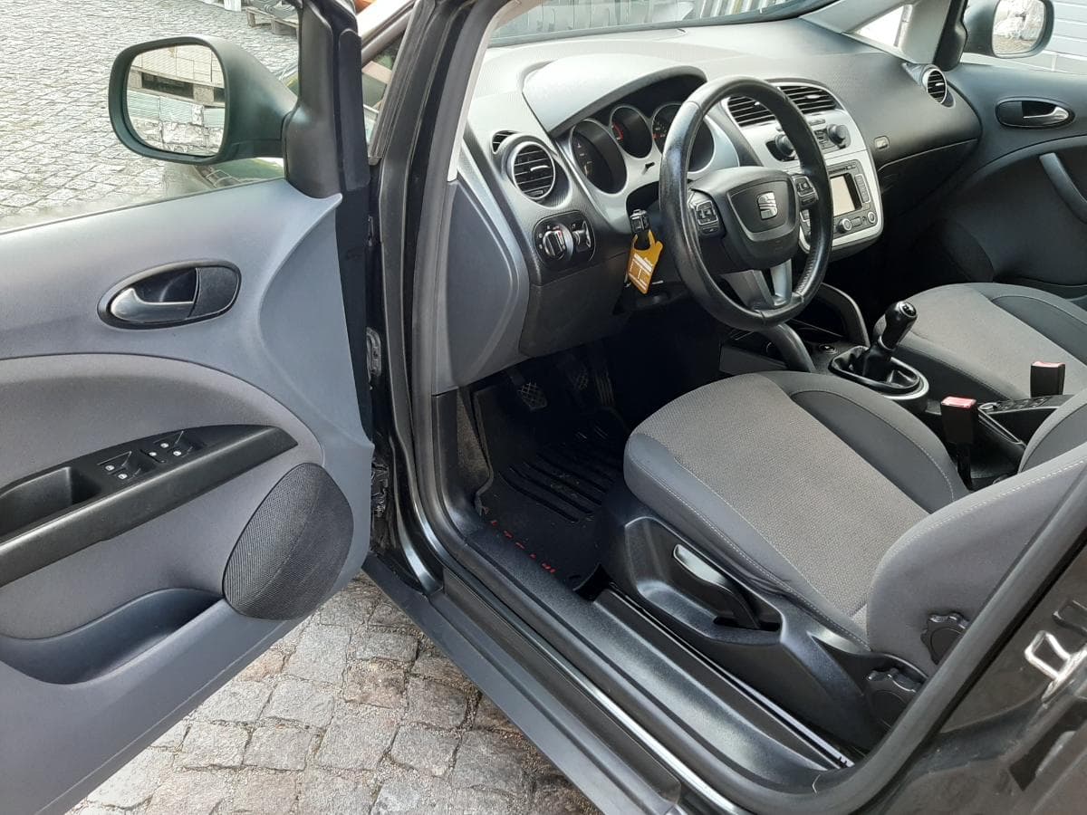 Seat Altea XL 1.6 TDI · Ano  2010 — imagem 13