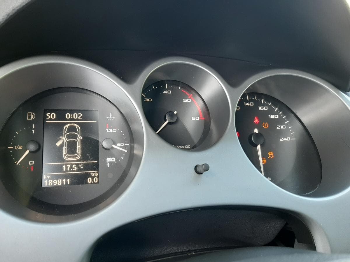 Seat Altea XL 1.6 TDI · Ano  2010 — imagem 20