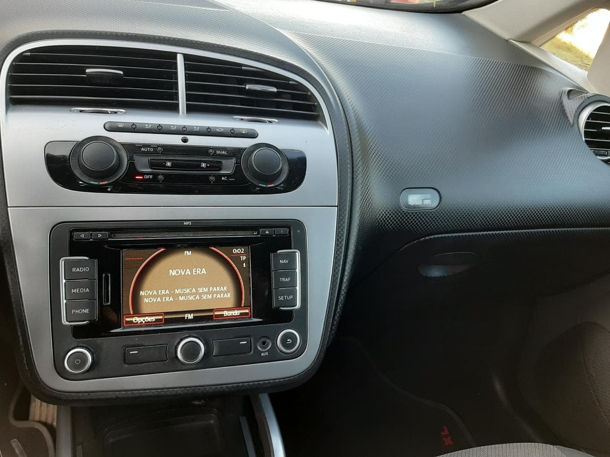 Seat Altea XL 1.6 TDI · Ano  2010 — imagem 23