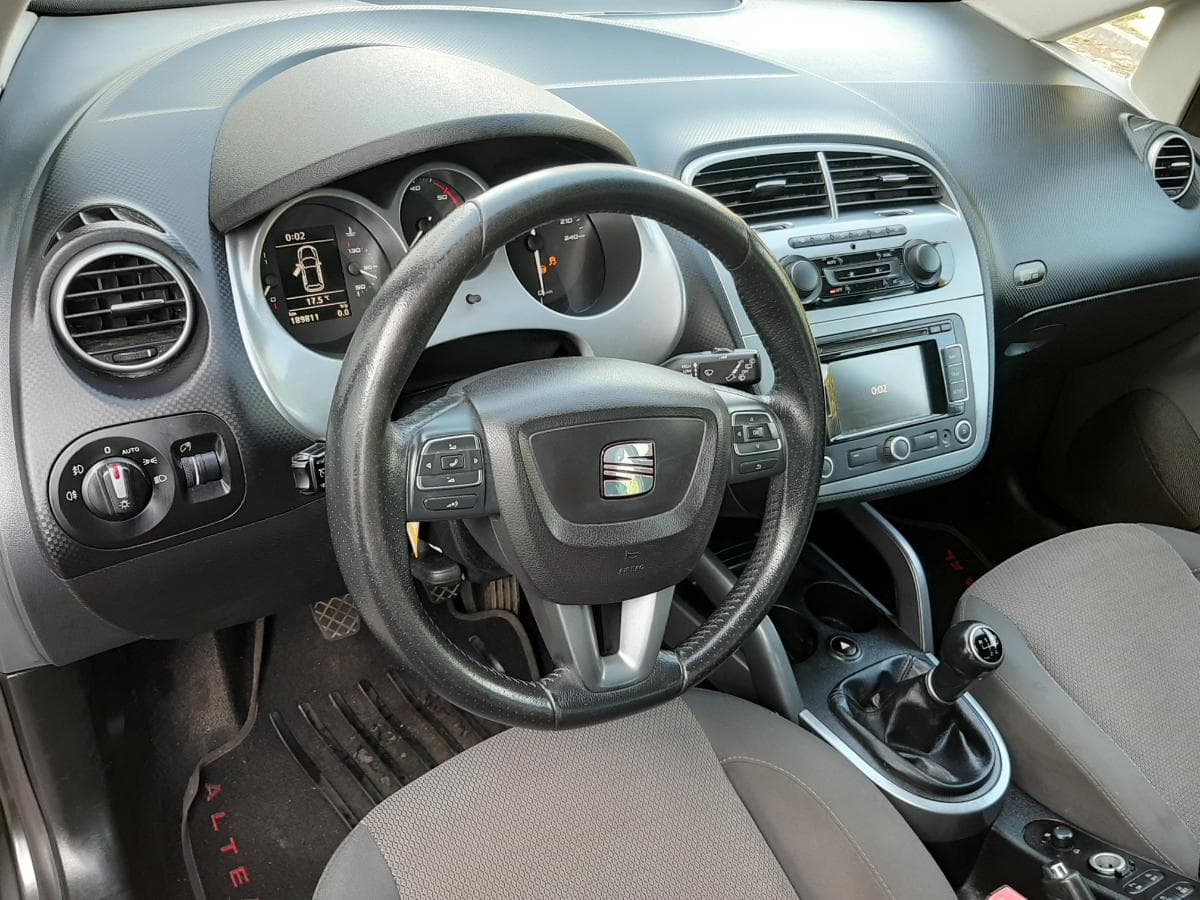 Seat Altea XL 1.6 TDI · Ano  2010 — imagem 26