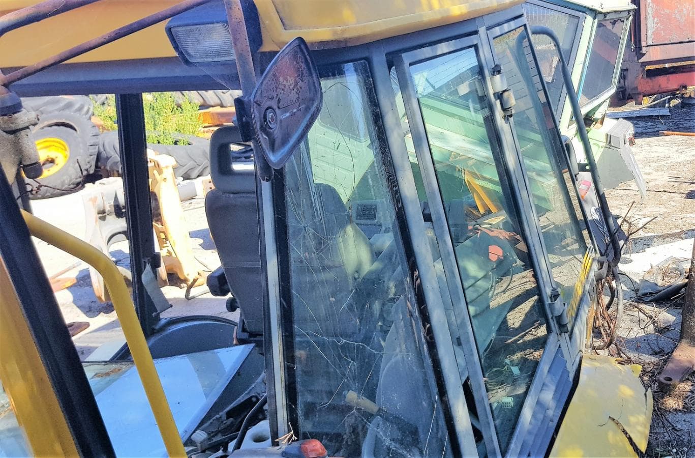 Cabina JCB — imagem 3